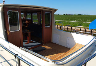 Iris 2- 4 persons with large open cockpit