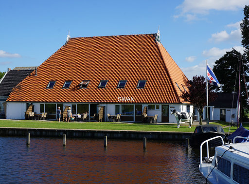 BoerderijHaven SWAN.jpg