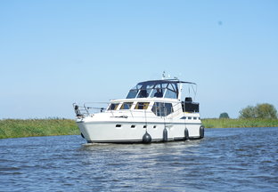 Motoryacht „Jupiter“ 6 to 8 persons