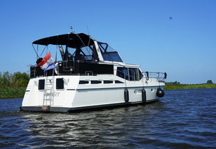Motoryacht „Jupiter“ 6 to 8 persons